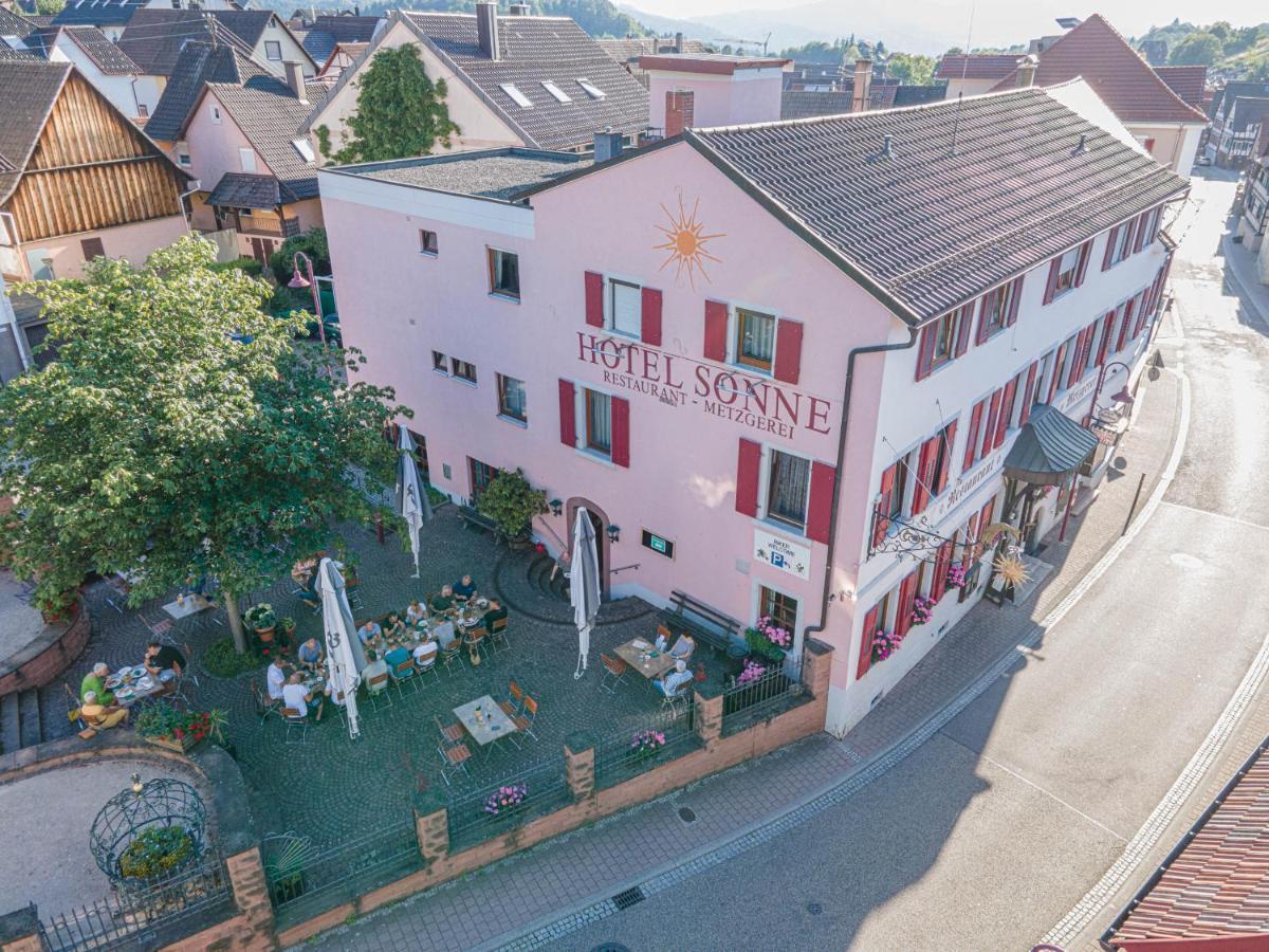 Hotel - Restaurant - Metzgerei Sonne Loffenau Exteriér fotografie